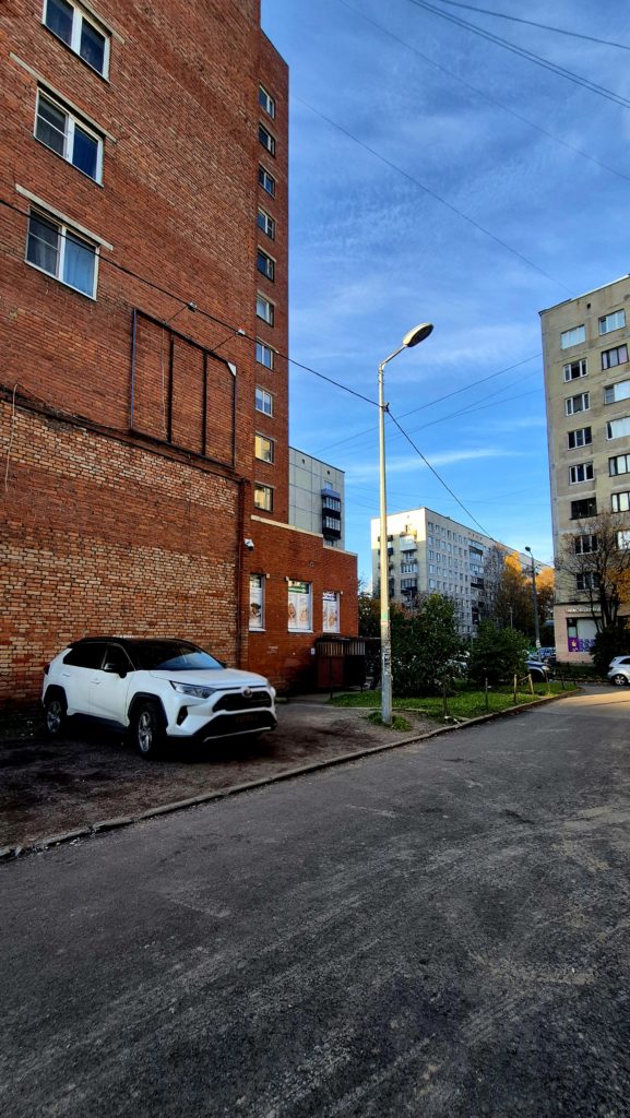 Остановка «Проспект Художников»